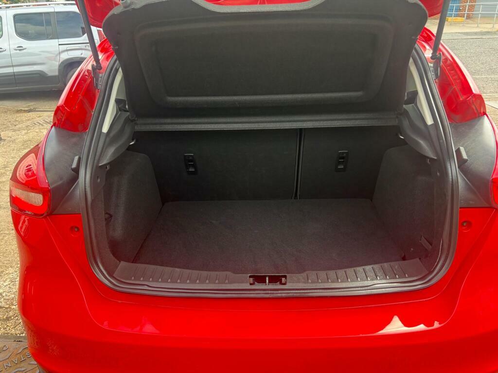 Ford Focus 1.5 Tdci Zetec Euro 6 S S Red #5