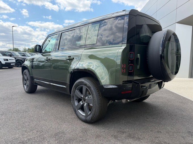 Land Rover Defender 110 D250 Mhev X-dynamic Se Euro 6 Green #3