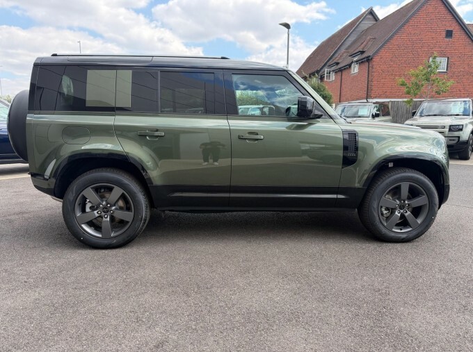 Land Rover Defender 110 D250 Mhev X-dynamic Se Euro 6 Green #5
