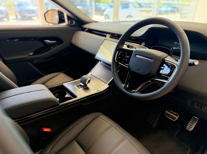 Land Rover Range Rover Evoque P270e 12.17Kwh Hoxton Edition Euro 6 Black #3
