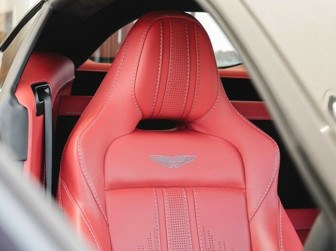 Aston Martin Vantage V8 Euro 6 BV22KRO Black #5