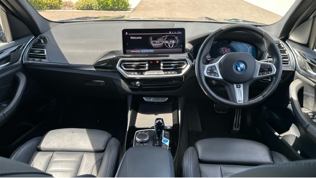 BMW iX3 80Kwh M Sport VE22CRZ Black #4