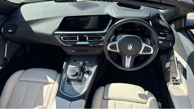 BMW Z4 M40i Sdrive Euro 6 FE22WNL Blue #4