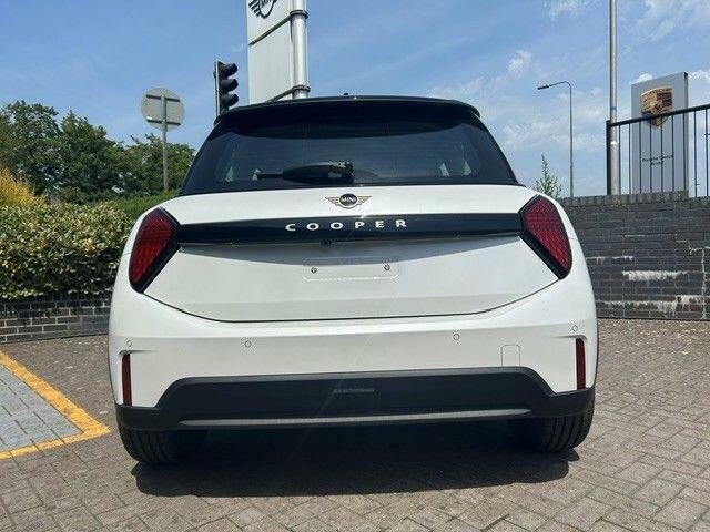 Mini Hatch 1.5C Classic Steptronic Euro 6 White #4