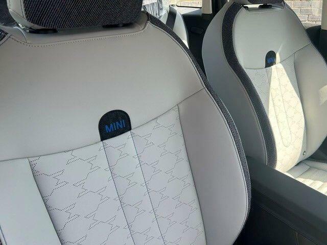 Mini Hatch 1.5C Classic Steptronic Euro 6 Silver #5
