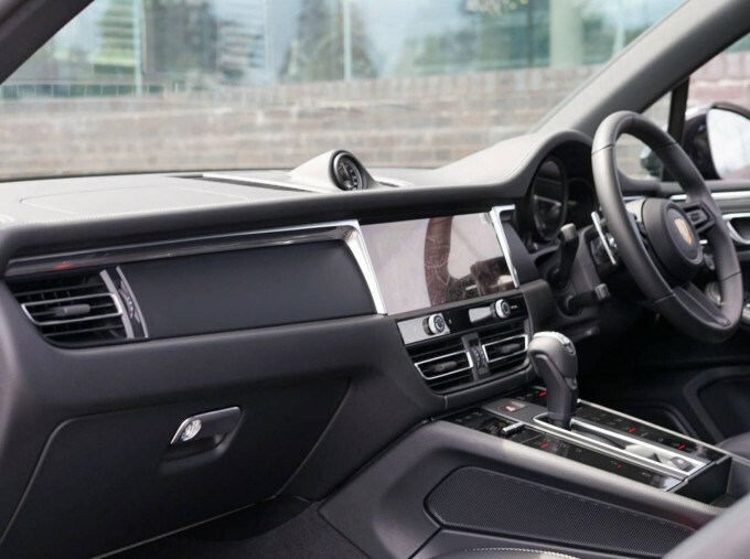 Porsche Macan T Pdk Euro 6 CA26BVK Black #5