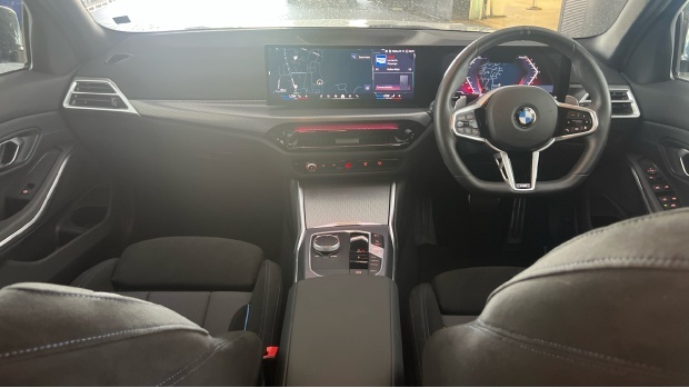 BMW 3 Series 2.0 320I M Sport Euro 6 4-Door YC25VCA Blue #4