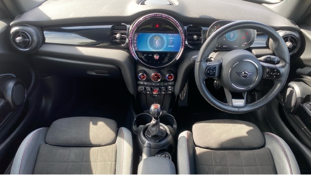 Mini Hatch Cooper Sport Euro 6 RE71OFT White #4