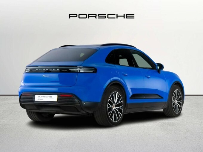 Porsche Macan 100Kwh Blue #3