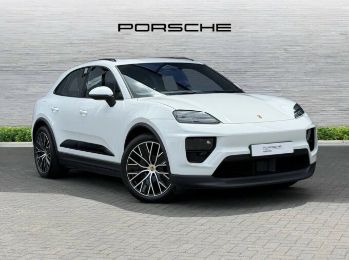 Porsche Macan 100Kwh White