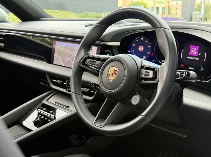 Porsche Macan 100Kwh White #4