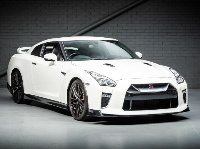 Nissan GT-R V6 Prestige 4Wd Euro 6 2-Door White #2