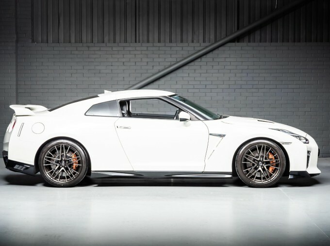 Nissan GT-R V6 Prestige 4Wd Euro 6 2-Door White #3