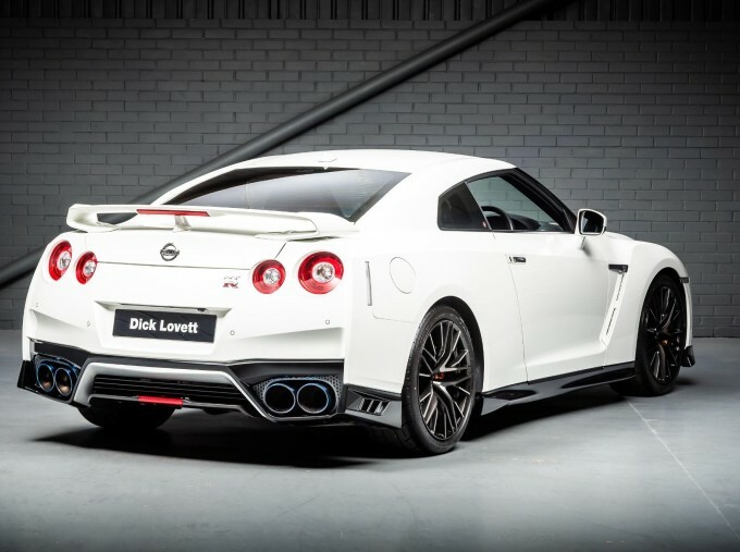 Nissan GT-R V6 Prestige 4Wd Euro 6 2-Door White #4