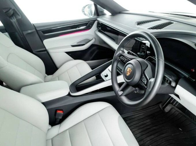 Porsche Macan 100Kwh Grey #4