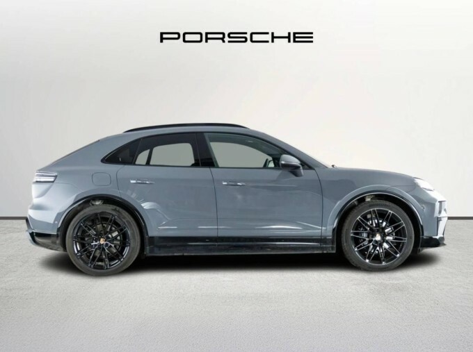 Porsche Macan 100Kwh Grey #2