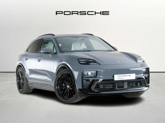 Porsche Macan 100Kwh Grey