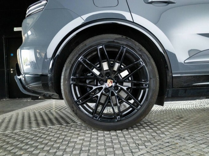Porsche Macan 100Kwh Grey #6