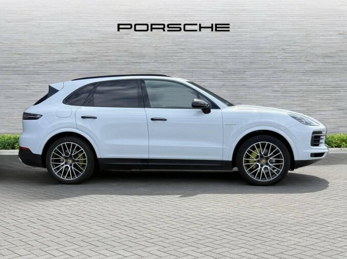 Porsche Cayenne V6 Tiptronics Euro 6 White #3