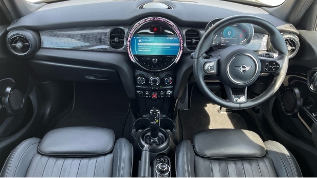 Mini Hatch Cooper Exclusive Steptronic Euro 6 YG21GLP Black #4