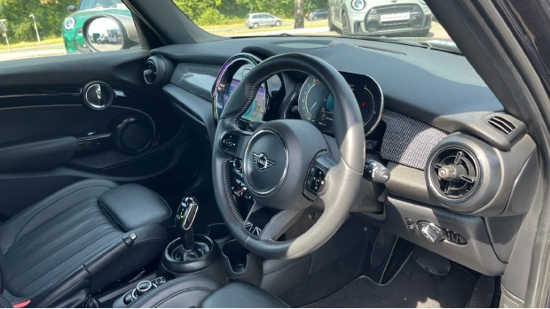 Mini Hatch Cooper Exclusive Steptronic Euro 6 YG21GLP Black #6