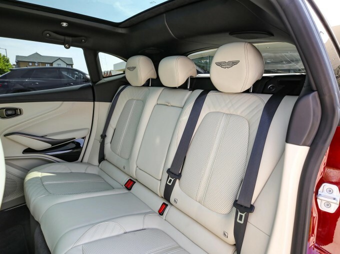 Aston Martin DBX V8 Silver #37