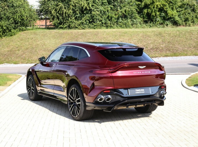 Aston Martin DBX V8 Silver #15