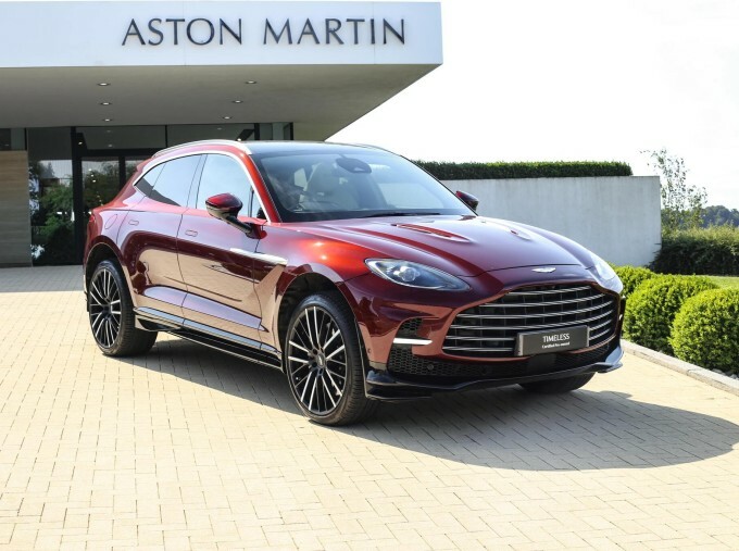 Aston Martin DBX V8 Silver #7