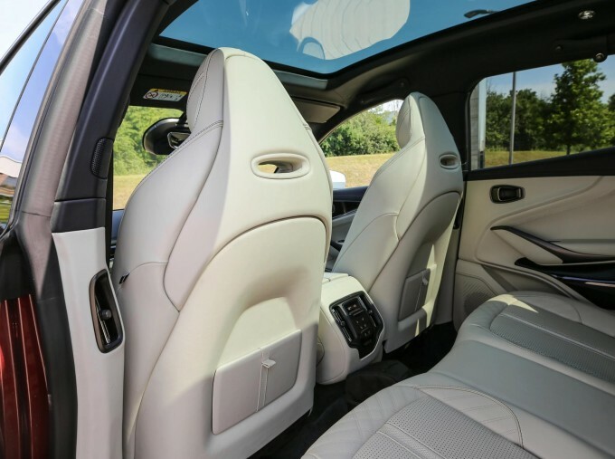Aston Martin DBX V8 Silver #35