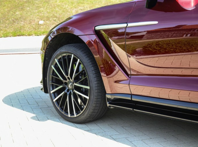 Aston Martin DBX V8 Silver #10