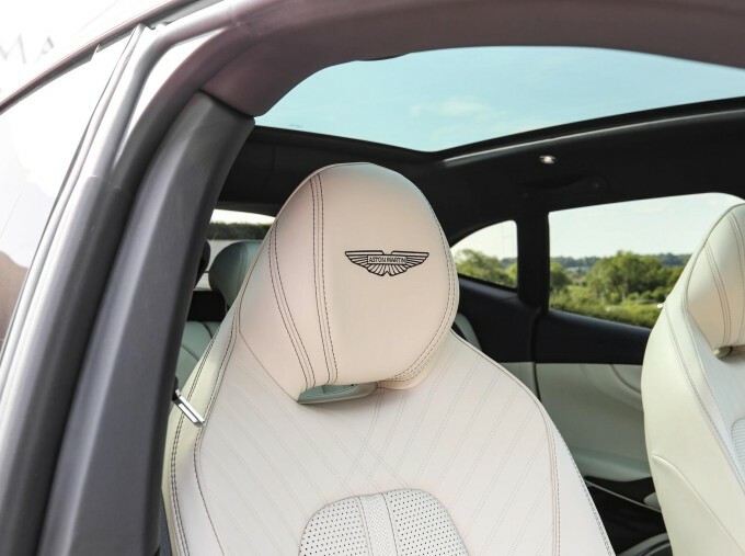 Aston Martin DBX V8 Silver #22