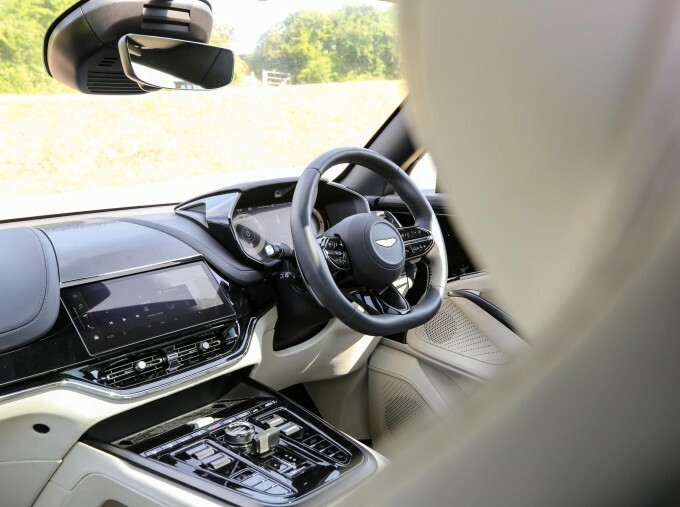 Aston Martin DBX V8 Silver #38