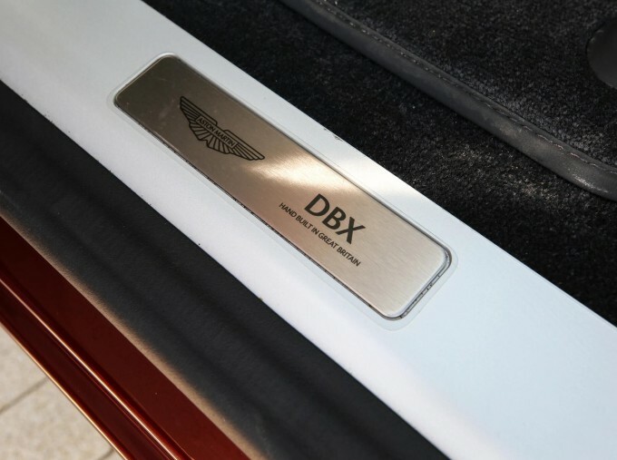 Aston Martin DBX V8 Silver #34
