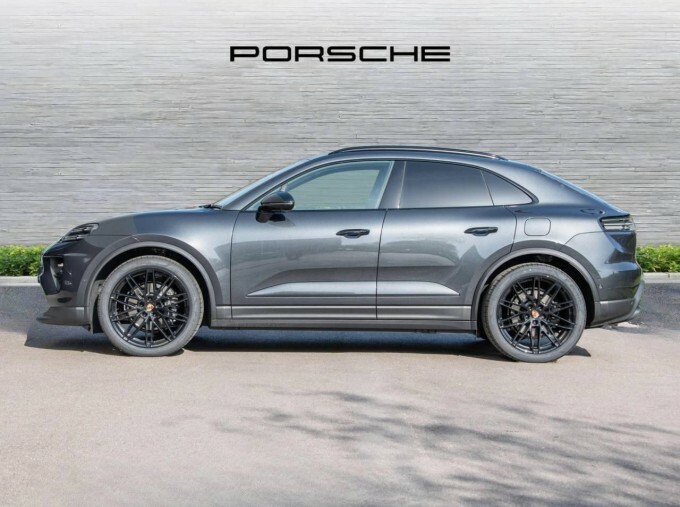Porsche Macan 100Kwh 5-Door Grey #2