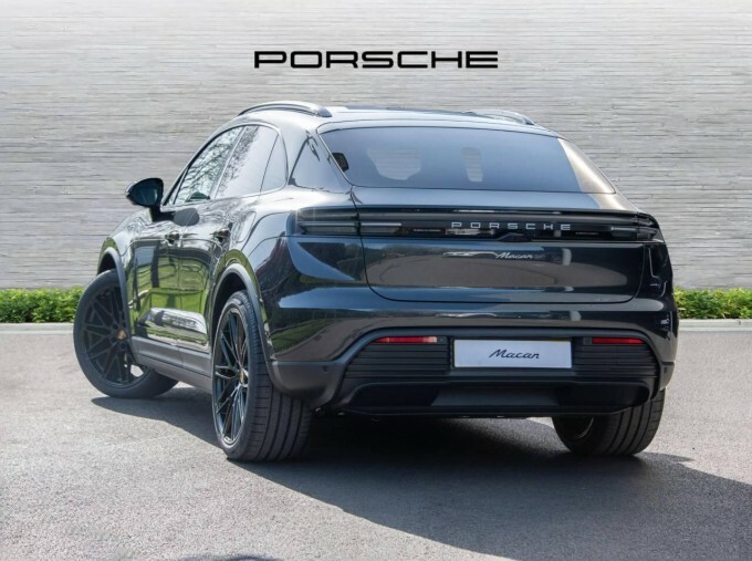 Porsche Macan 100Kwh 5-Door Grey #3