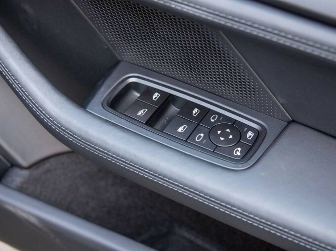 Porsche Taycan 320Kw 105Kwh Black Edition Rwd Grey #31