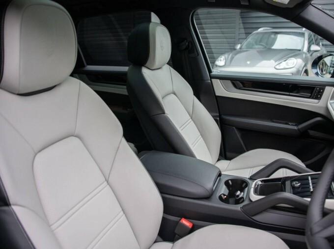 Porsche Cayenne 3.0T V6 Tiptronics 4Wd Euro 6 5-Door Blue #5