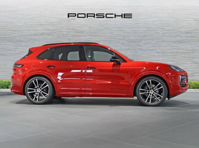 Porsche Cayenne 3.0T V6 Black Edition Tiptronics 4Wd Euro 6 5-Door Red #3