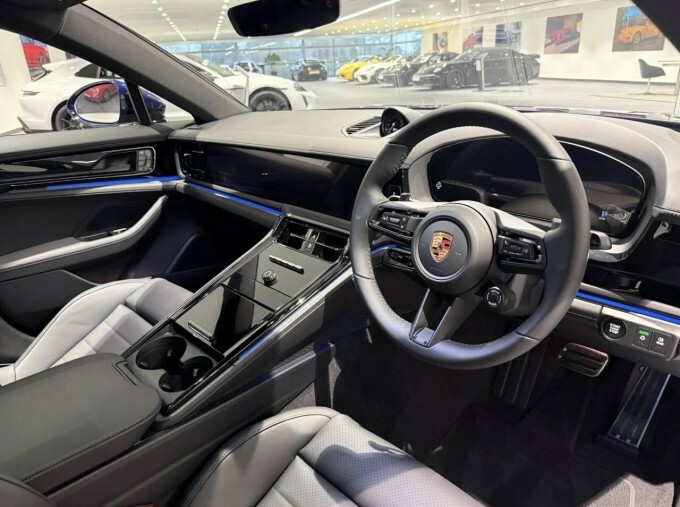 Porsche Panamera Panamera Limousine Unlisted Blue #4