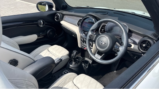 Mini Convertible 2.0 Cooper S Exclusive Steptronic Euro 6-Door White #6