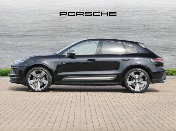 Porsche Macan 2.0T T Pdk 4Wd Euro 6 5-Door Black #3