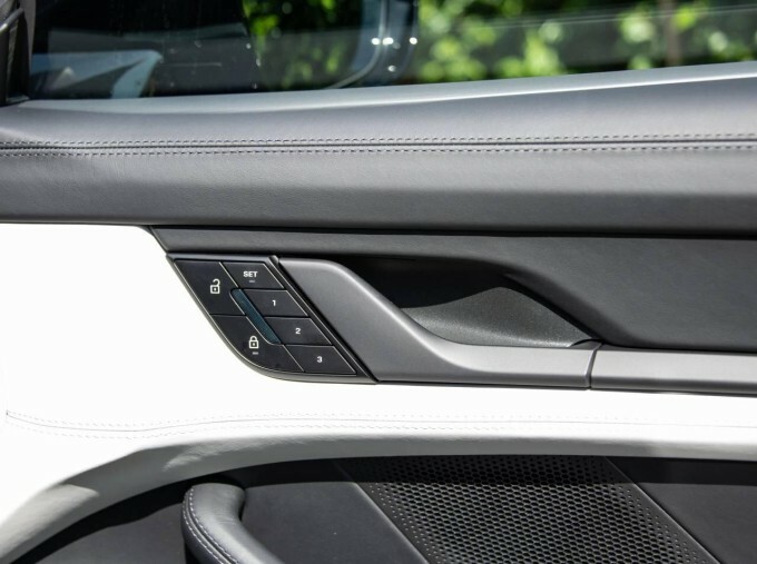 Porsche Taycan 320Kw 105Kwh Black Edition Rwd Grey #29