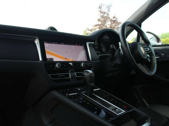 Porsche Macan T Pdk Euro 6 RE74UYT Red #3
