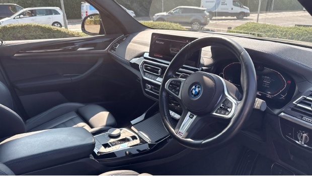 BMW iX3 80Kwh M Sport MD73XGM Black #6