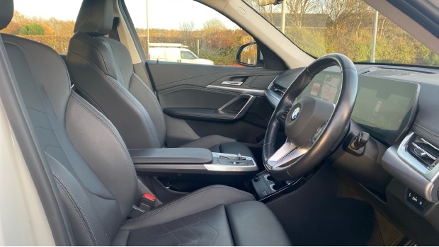 BMW X1 1.5 18I Sport Suv Dct Sdrive 136 Ps Black #11