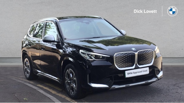 BMW iX1 Suv Green #1