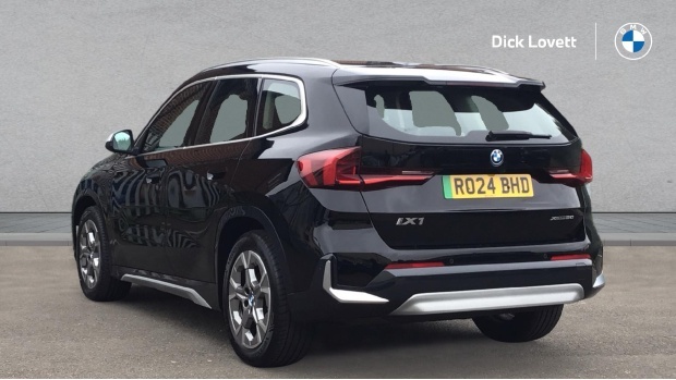 BMW iX1 Suv Green #2