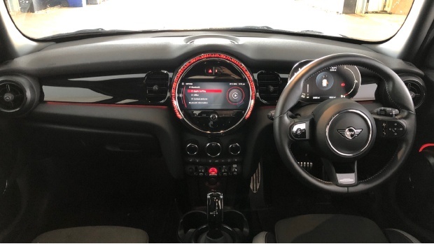 Mini Hatch Cooper Sport Steptronic Euro 6 AV73XLG Black #4