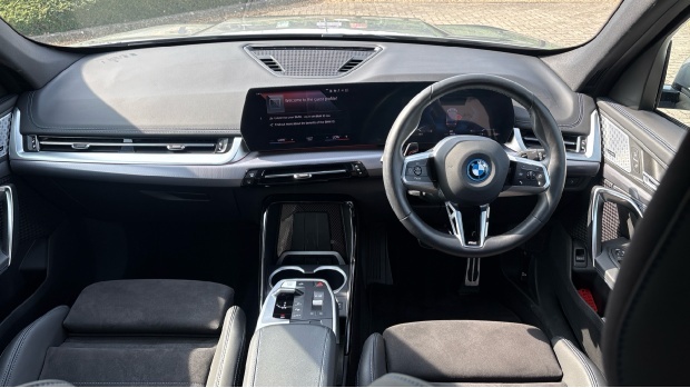 BMW iX1 30 66.5Kwh M Sport Xdrive 11Kw Charger YB73TKK Silver #4