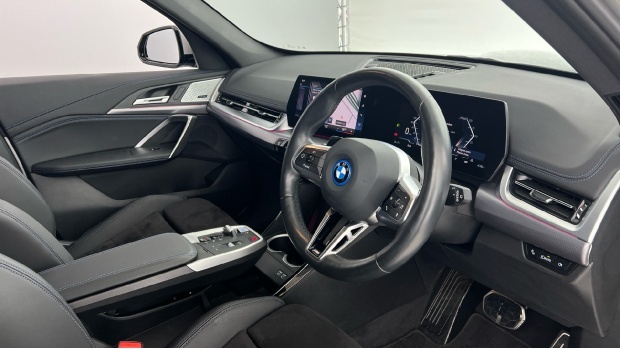 BMW iX1 30 66.5Kwh M Sport Xdrive 11Kw Charger Silver #6